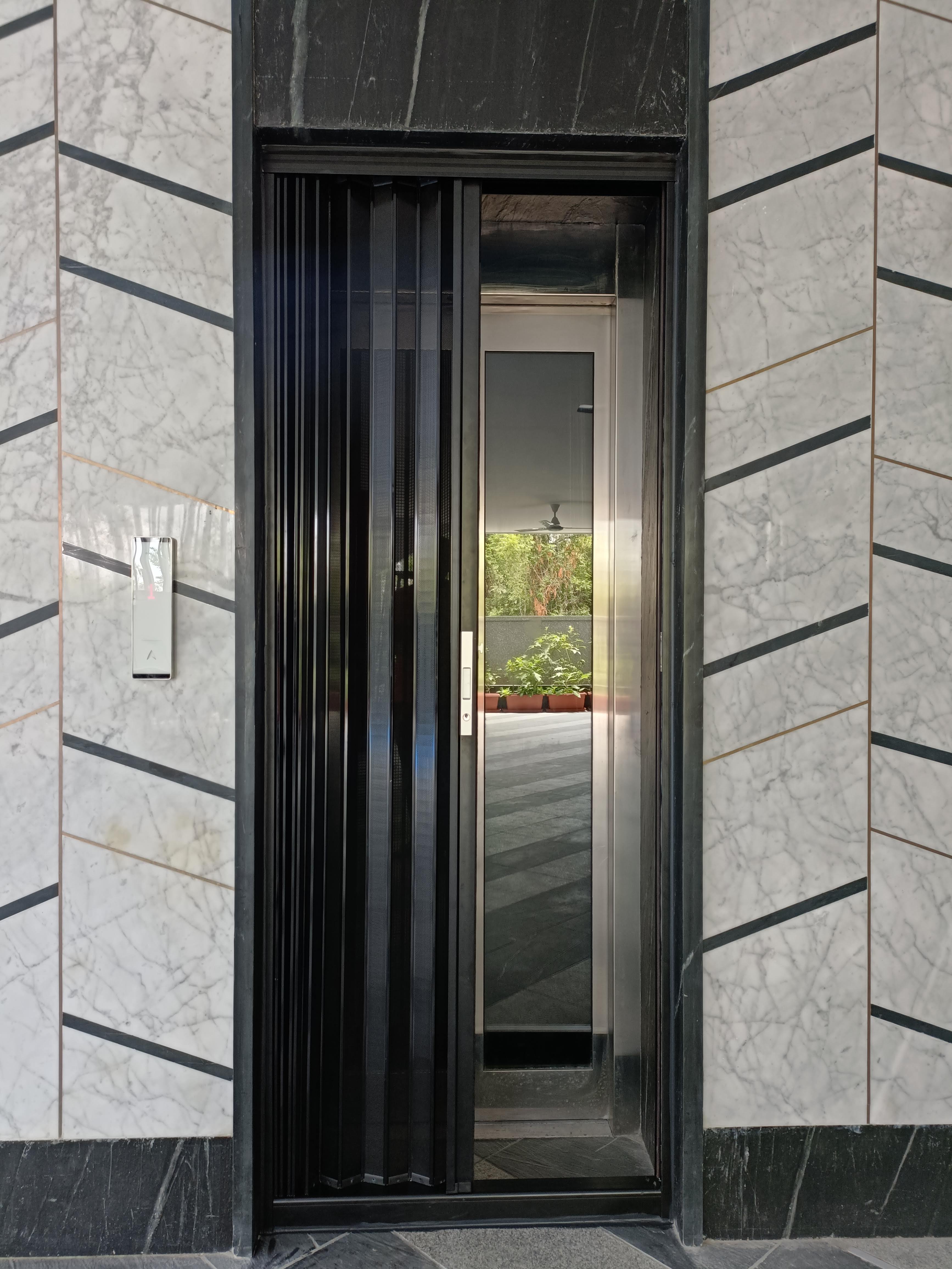 Super Pleated Alluminium Mesh Door