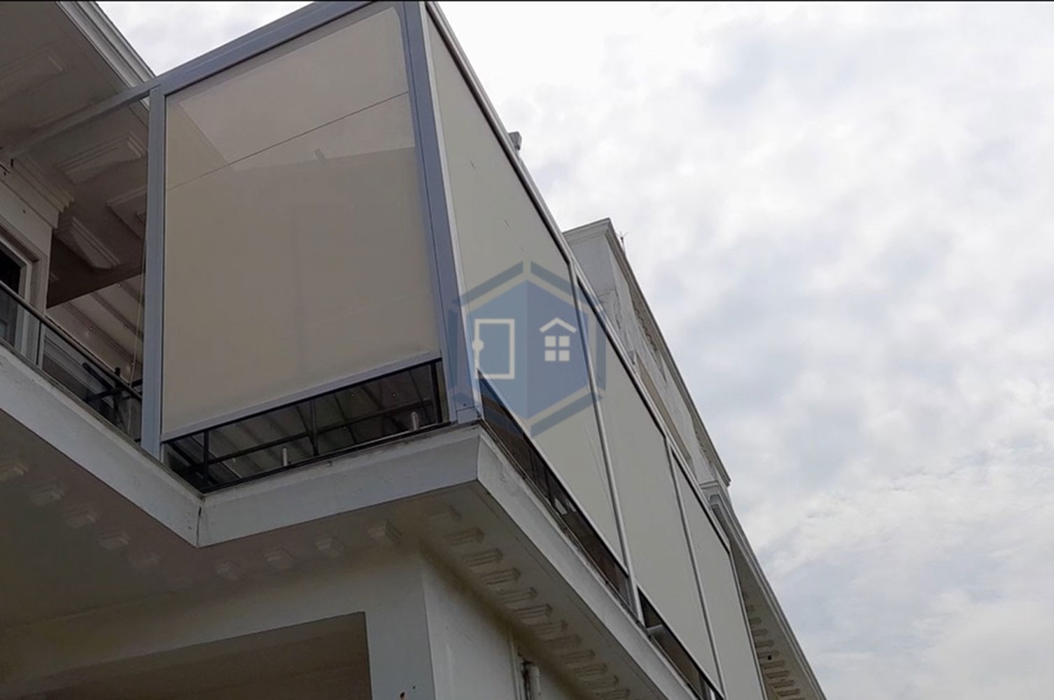 Motorized Zip Screens for Balconies - Premium Shade and Insect Protection